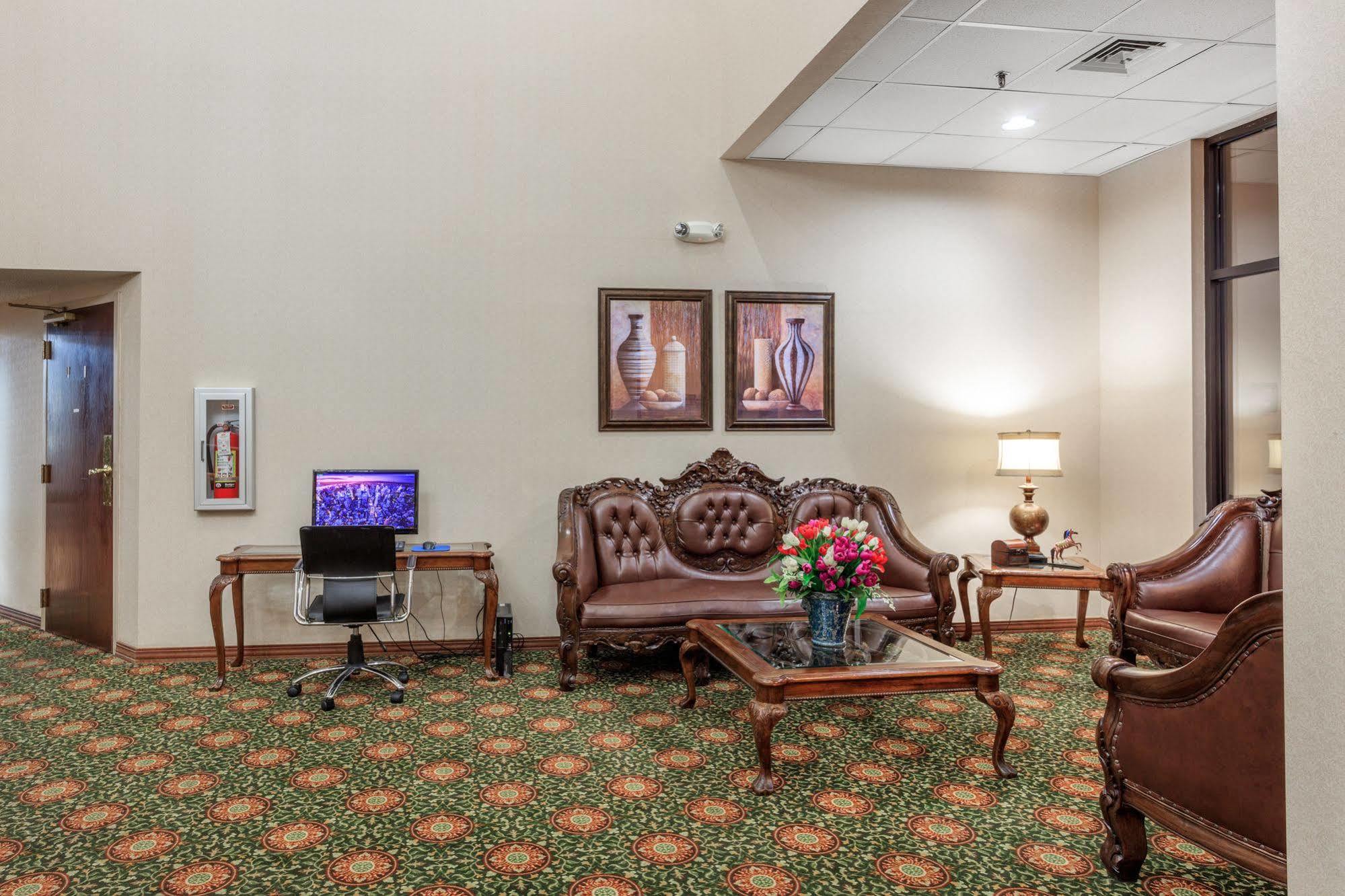 Angel Inn - By The Strip Branson Extérieur photo