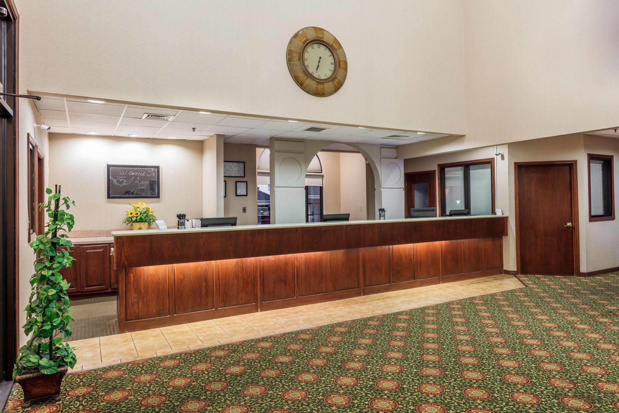 Angel Inn - By The Strip Branson Extérieur photo
